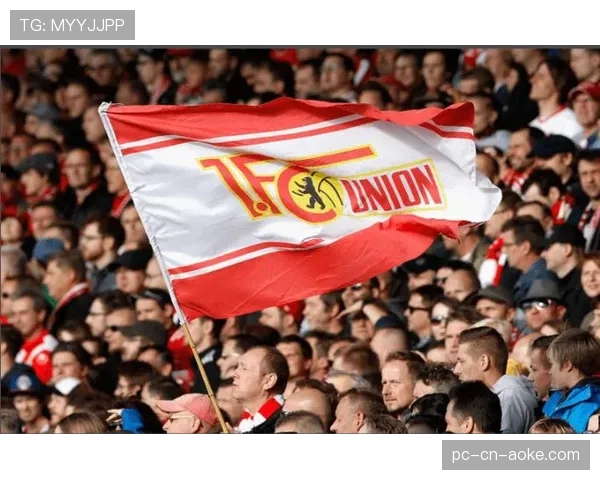 柏林联合新任女主帅埃塔首训，强调定位球攻防体系重建